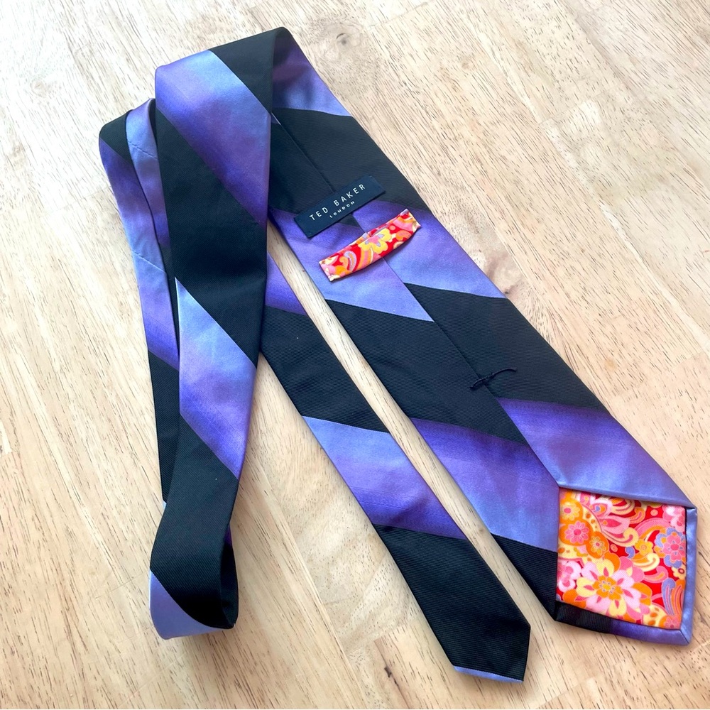 TED BAKER Purple and Black Necktie! 100% Imported SILK! Hand Tailored!